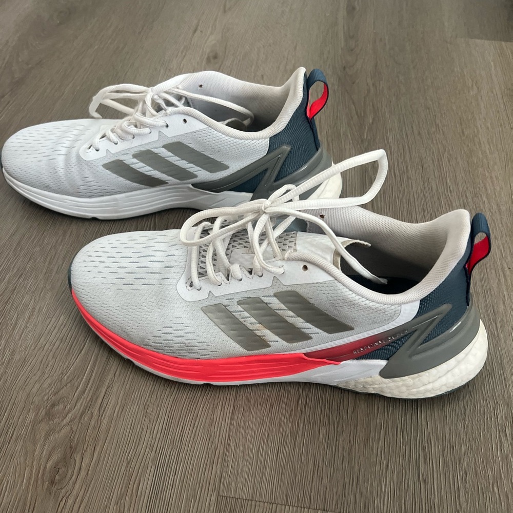 Adidas running shoes - Picture 2 of 2